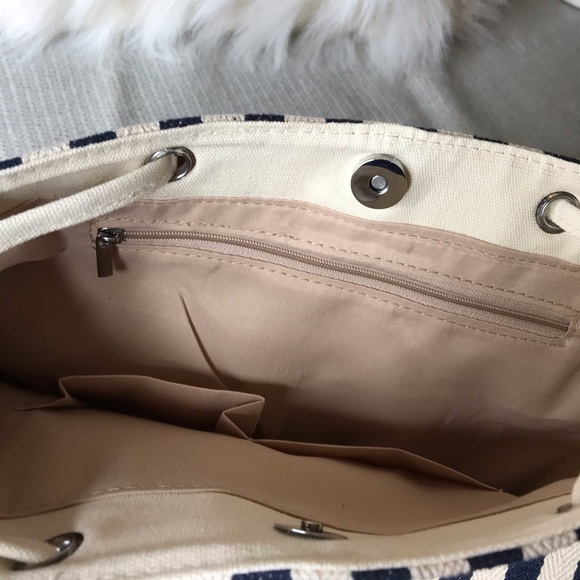 🎉STRIPE TOTE BAG🎉 - Picture 5 of 9